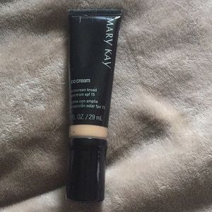 Mary Kay CC Cream Medium Deep